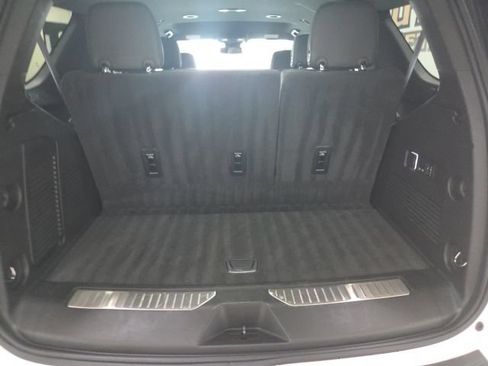 Used 2024 Chevrolet Tahoe Premier AWD/4WD image 24