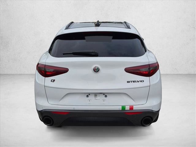 Used 2022 Alfa Romeo Stelvio Ti AWD/4WD image 6