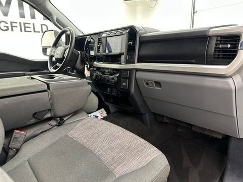Used 2024 Ford F250 XLT image 11