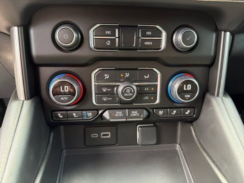 Used 2024 Chevrolet Tahoe Premier RWD image 29