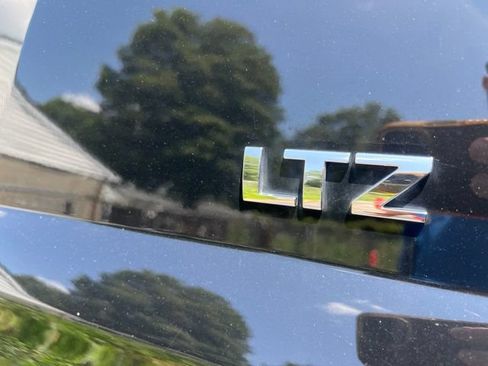 Used 2016 Chevrolet Suburban LTZ AWD/4WD image 18