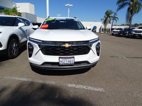 Certified 2024 Chevrolet Trax LT w/ Driver Confidence Package image 6