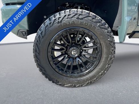 Used 2025 Chevrolet Silverado 2500 LTZ w/ LTZ Premium Package AWD/4WD image 10