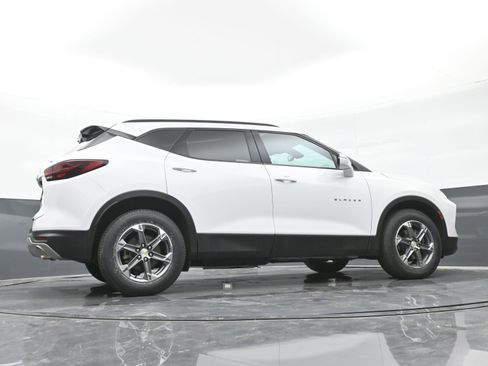 Used 2023 Chevrolet Blazer LT image 38