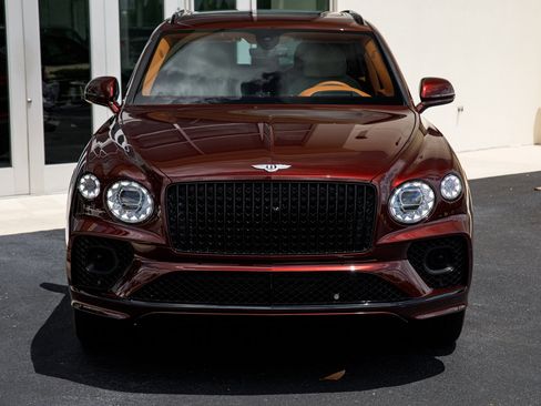 Used 2023 Bentley Bentayga Extended Wheelbase AWD/4WD image 7