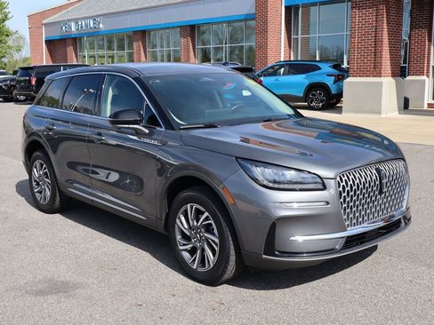 Used 2023 Lincoln Corsair AWD w/ Equipment Group 101A image 4