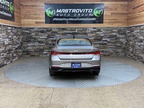 Used 2023 Hyundai Elantra SEL w/ Convenience Package image 8