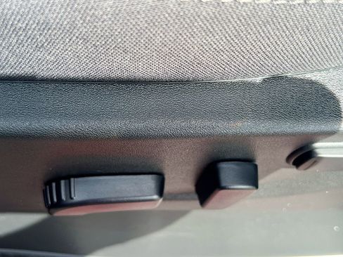 New 2026 Nissan Frontier 2WD Crew Cab image 19