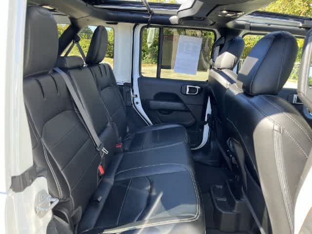 Used 2023 Jeep Wrangler Unlimited Sahara AWD/4WD image 19