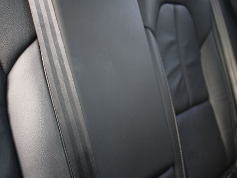 Used 2023 Volvo XC40 B5 Plus image 44