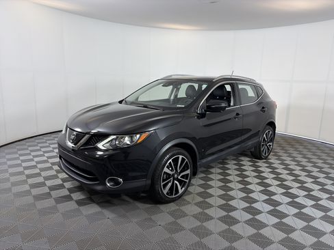 Used 2019 Nissan Rogue Sport SL AWD/4WD image 2