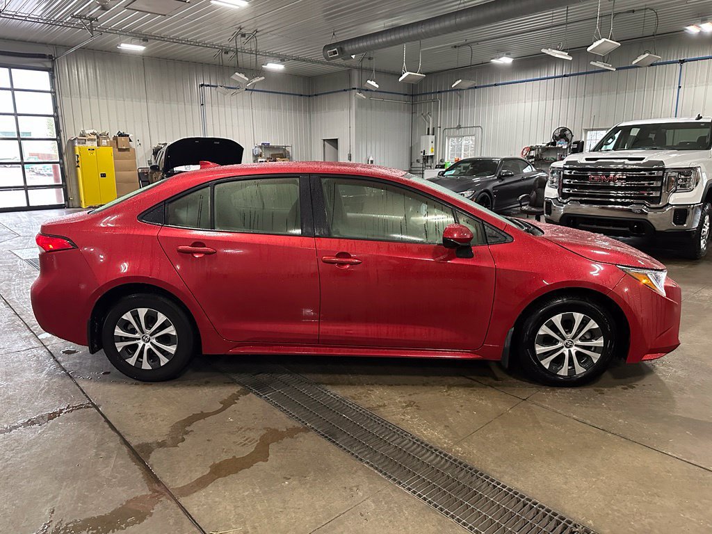 Used 2021 Toyota Corolla LE FWD image 32