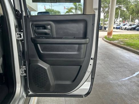 Used 2019 RAM 1500 Express RWD image 31