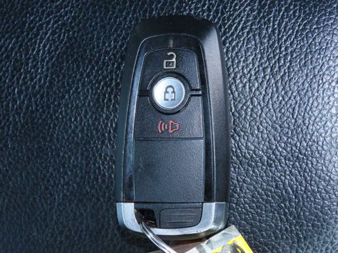 Certified 2019 Ford F150 Lariat w/ FX4 Off-Road Package image 35