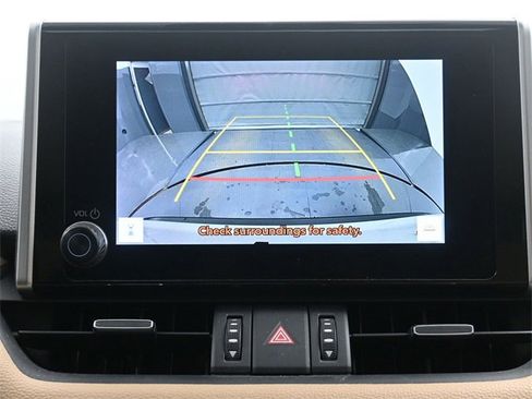 Used 2023 Toyota RAV4 XLE Premium image 18