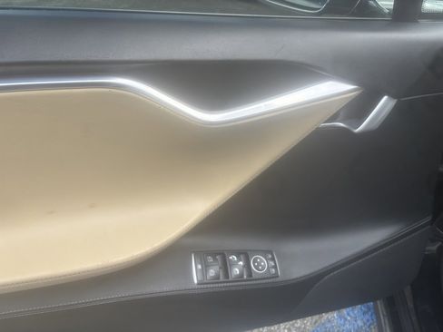 Used 2016 Tesla Model S 70D image 9