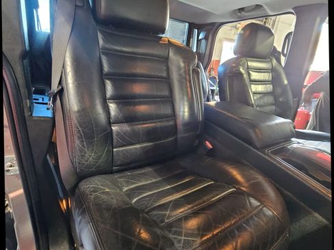 Used 2005 HUMMER H2 SUT w/ Preferred Equipment Group AWD/4WD image 24