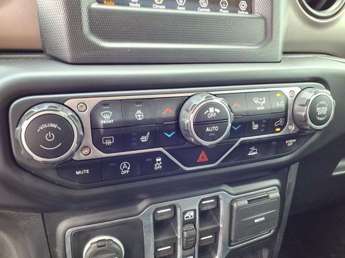 Used 2021 Jeep Wrangler Unlimited Sport AWD/4WD image 26