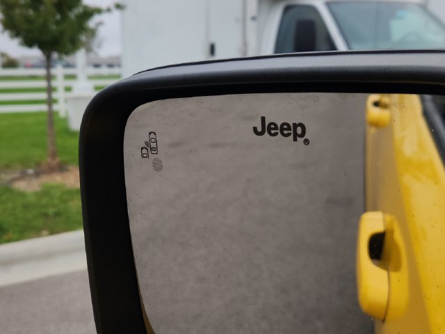 Used 2023 Jeep Renegade Latitude w/ Sun & Fun Group AWD/4WD image 35