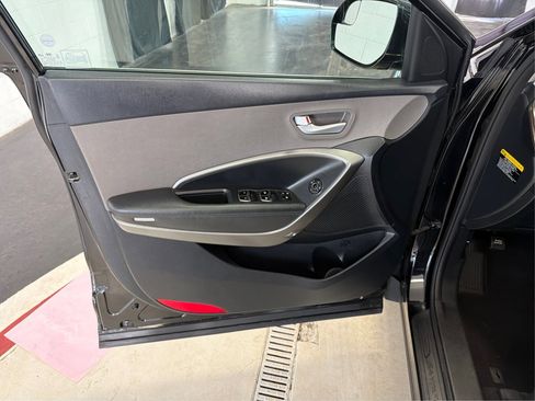 Used 2017 Hyundai Santa Fe SE image 23