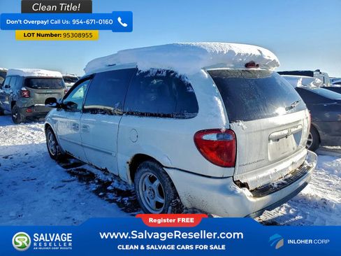 Used 2005 Chrysler Town & Country Touring image 3
