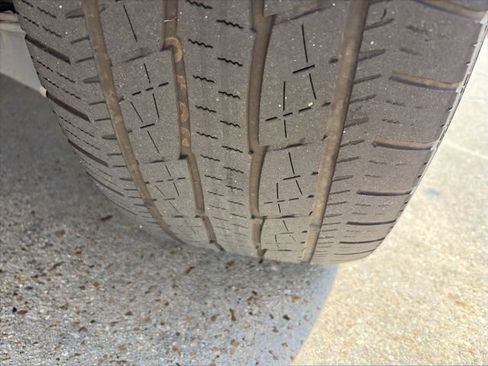 Used 2024 Ford Expedition Limited RWD image 9