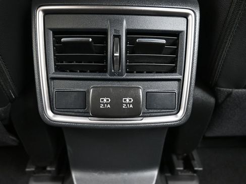 Used 2024 Subaru Forester Limited AWD/4WD image 17