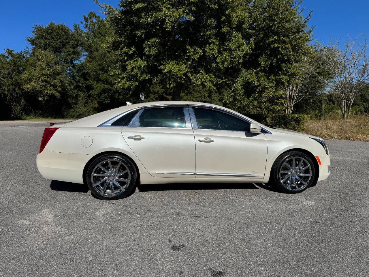 Used 2013 Cadillac XTS Platinum w/ Driver Assist Package AWD/4WD image 7