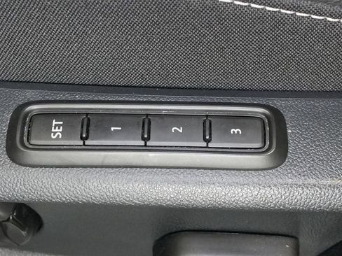 Used 2022 Volkswagen Tiguan SEL R-Line image 17