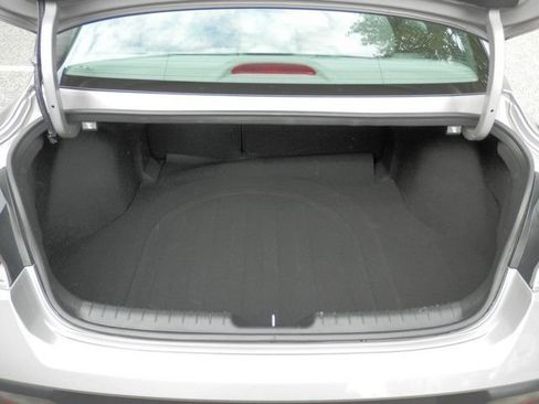 Used 2025 Hyundai Elantra SEL FWD image 39