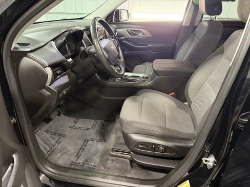 Used 2020 Chevrolet Traverse LT FWD image 13