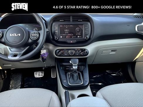 Used 2025 Kia Soul LX FWD image 9