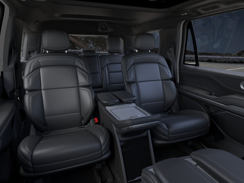 New 2026 Lincoln Navigator Reserve w/ Jet Appearance Package AWD/4WD image 11