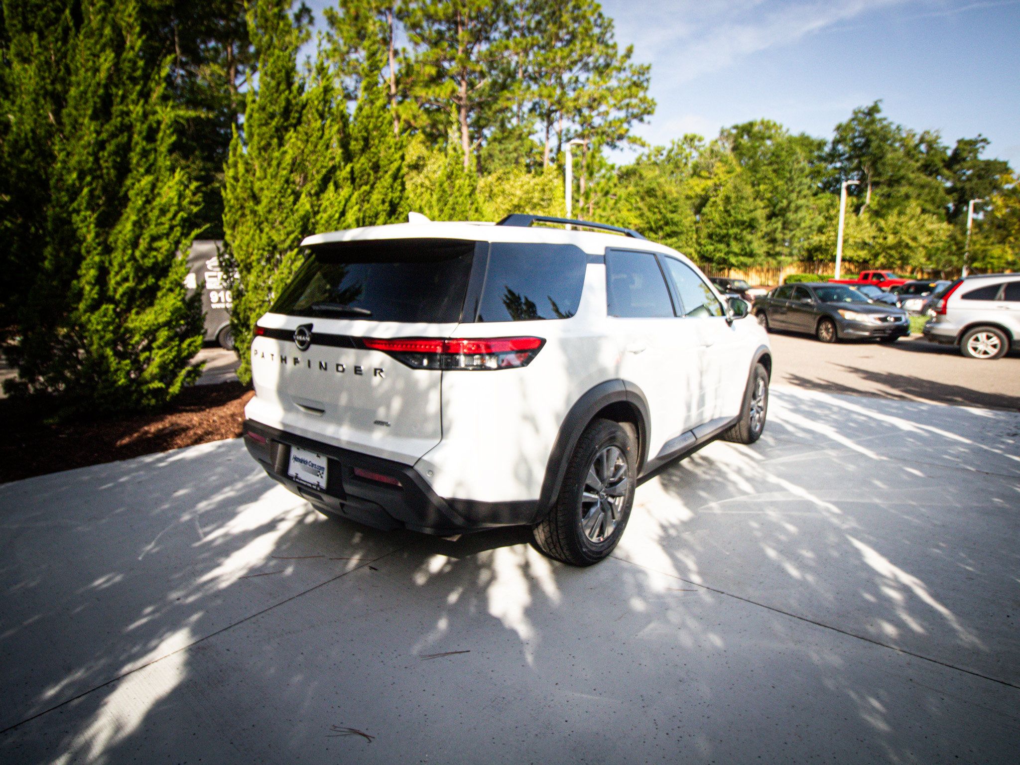 Used 2025 Nissan Pathfinder SV AWD/4WD image 10