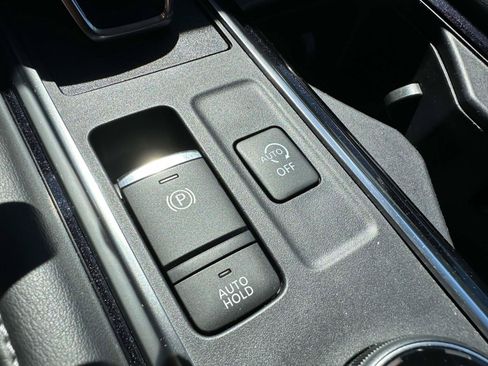 Used 2023 Nissan Pathfinder SL w/ SL Premium Package AWD/4WD image 22