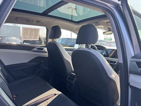 Used 2025 Volkswagen Taos SE w/ Panoramic Sunroof Package AWD/4WD image 36