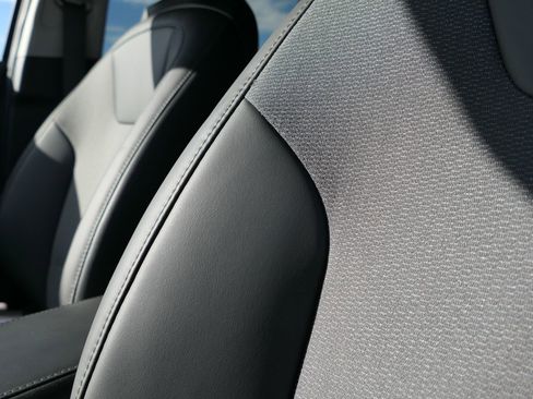 Used 2023 Kia Niro EX image 12