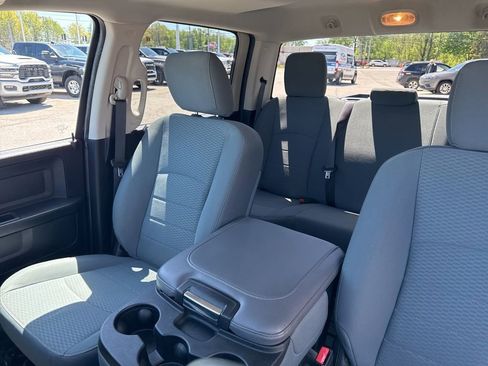 Used 2018 RAM 1500 Express w/ Express Value Package AWD/4WD image 40
