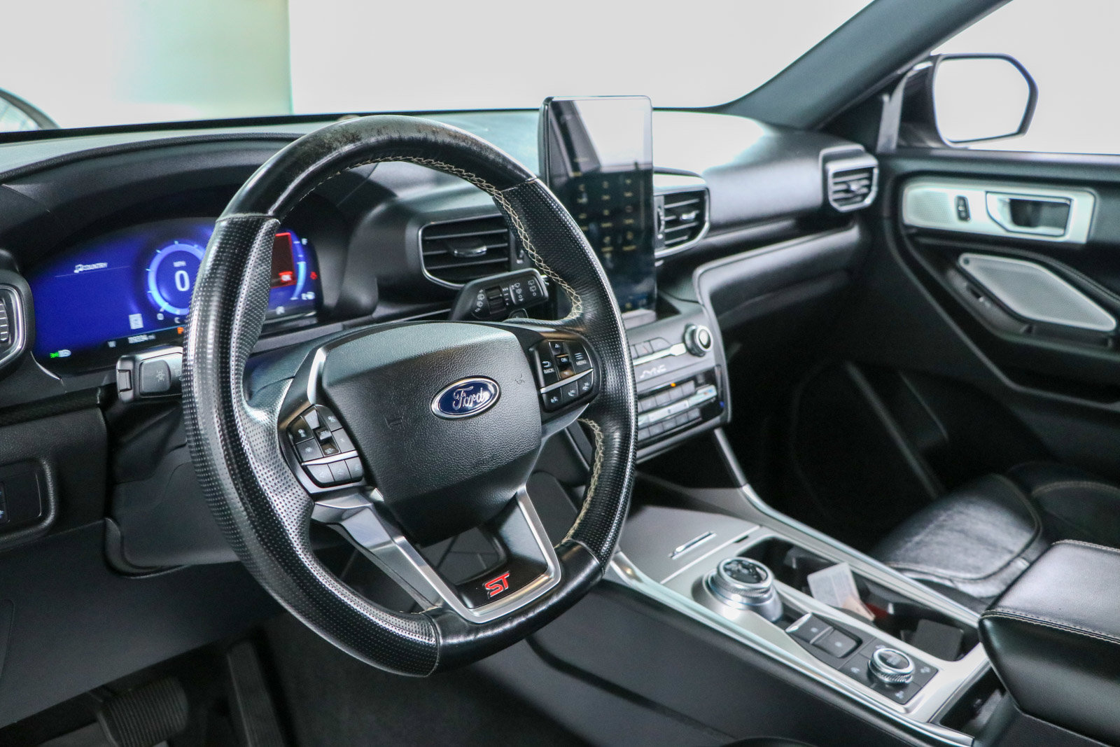 Used 2020 Ford Explorer ST w/ Premium Technology Package AWD/4WD image 23