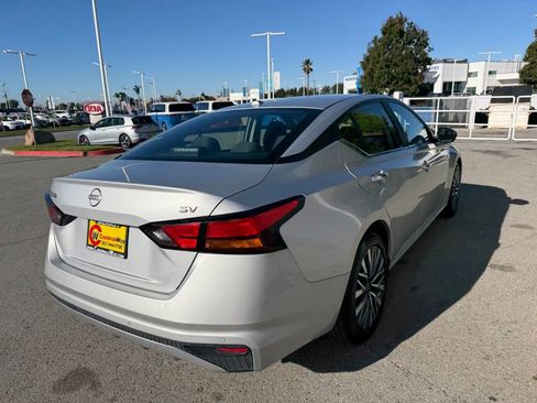 Used 2024 Nissan Altima 2.5 SV image 6