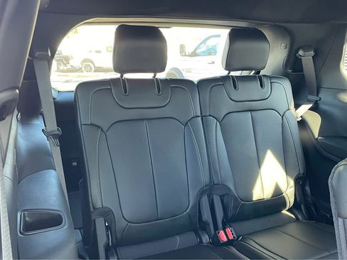 New 2024 Jeep Grand Cherokee L Limited image 20