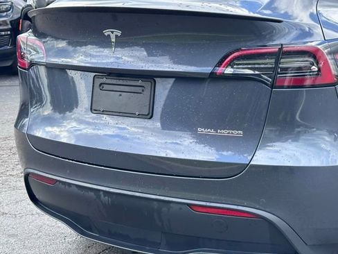 Used 2022 Tesla Model Y Performance AWD/4WD image 9