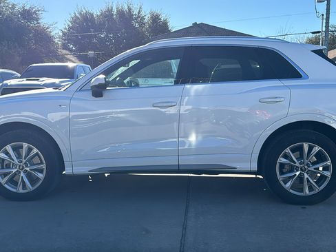 Used 2025 Audi Q3 2.0T Premium image 4