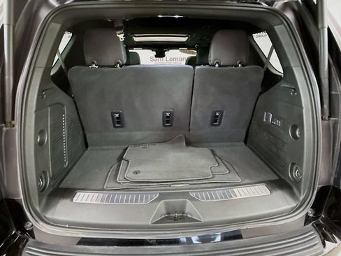 Used 2025 Chevrolet Tahoe High Country AWD/4WD image 29