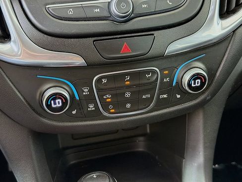 Used 2020 Chevrolet Equinox LT FWD image 34