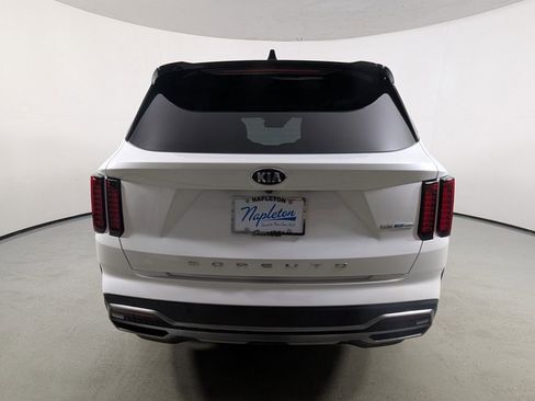 Used 2021 Kia Sorento EX FWD image 7