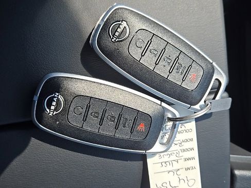 New 2026 Nissan Rogue SV image 39