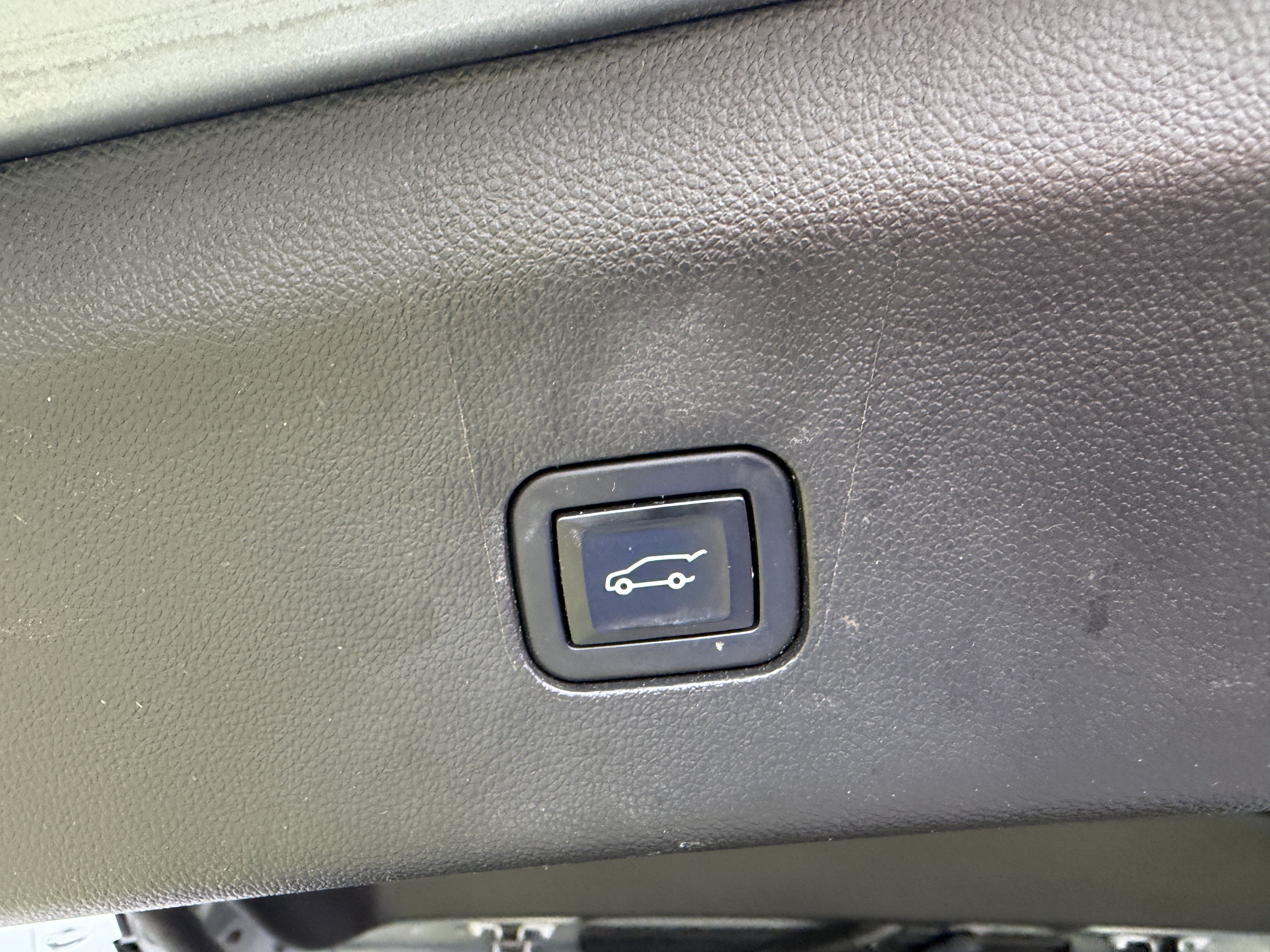 Used 2023 Buick Enclave Essence w/ Experience Buick Package AWD/4WD image 15