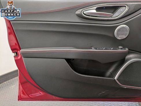 Used 2023 Alfa Romeo Giulia Estrema image 8