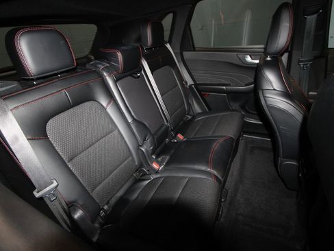 Used 2025 Ford Escape ST-Line Elite w/ Class II Trailer Tow Package image 21